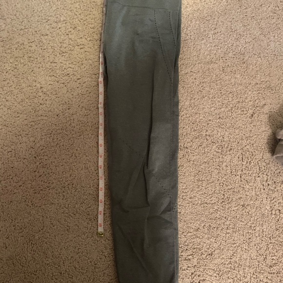 Fabletics leggings - Picture 2 of 3